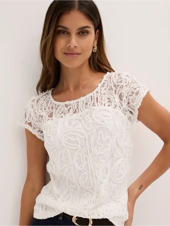 VENUS Tops - VENUS Cream Cap Sleeve Lace Top